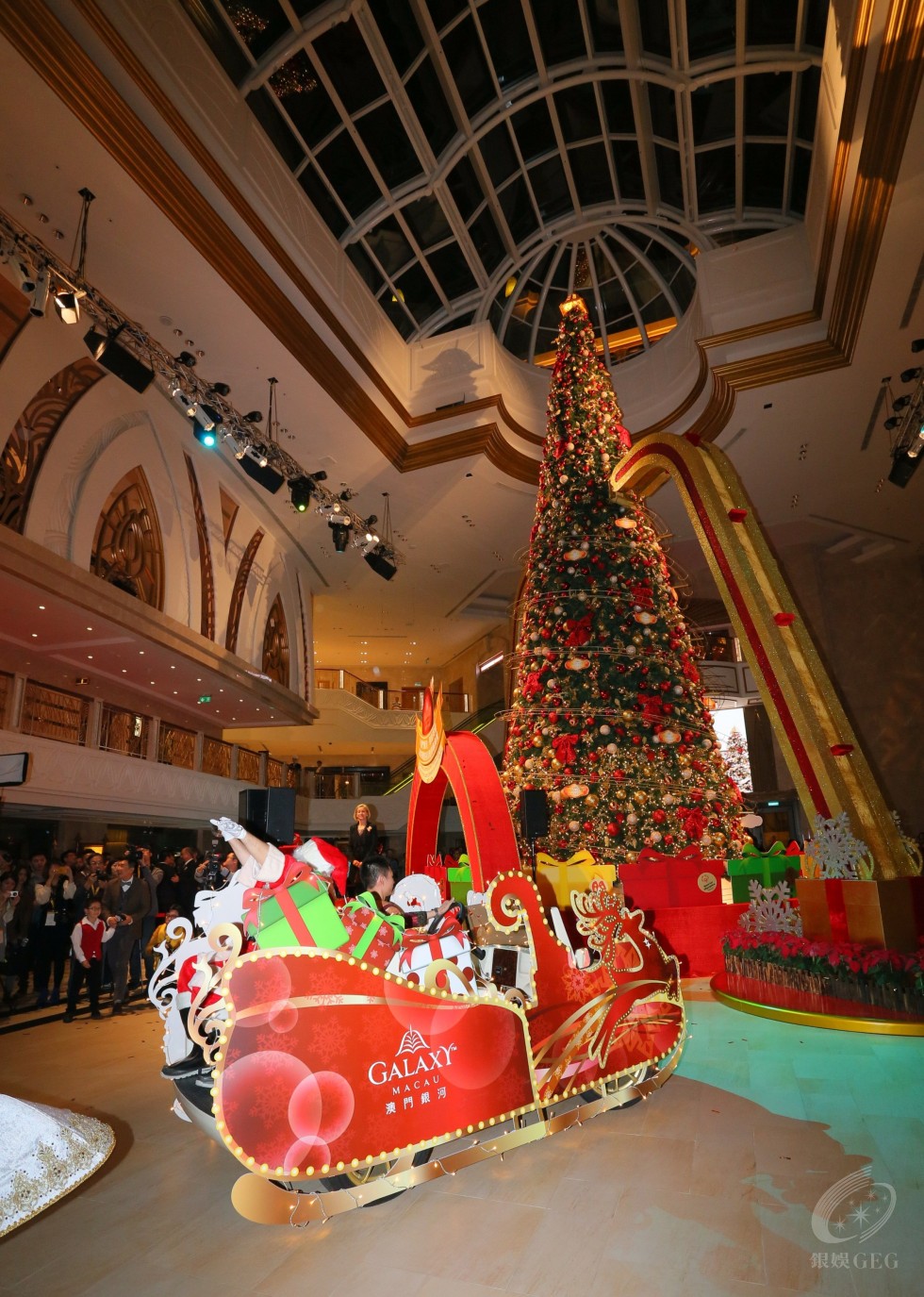 charity christmas decorations